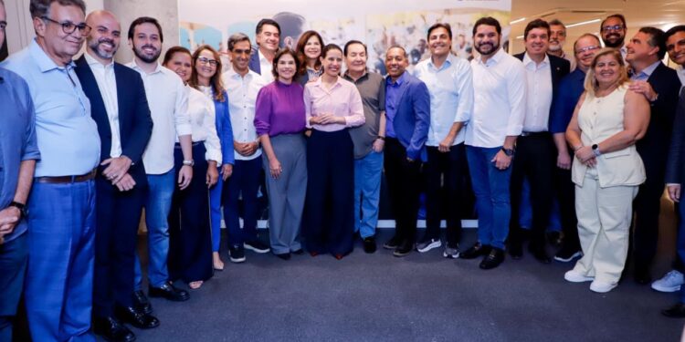 O ato foi prestigiado por outras lideranças políticas já filiadas ao partido