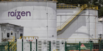 A Raízen é uma empresa brasileira produtora de açúcar e etanol e distribuidora de combustíveis.