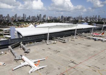 Aeronave saiu de Guarulhos (SP) em direção a Fernando de Noronha
