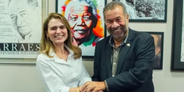 A ex-deputada, Marília Arraes e o presidente nacional do PDT, Carlos Lupi