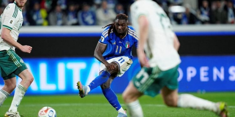 A Itália jogou a maior parte do tempo com um a menos após expulsão de jogador