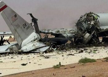 Aeronave E-3 Sentry dos EUA é vista danificada após ataque atribuído ao Irã