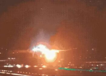 Turbina de avião explode durante decolagem no Aeroporto Internacional de Guarulhos