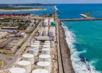 O Porto de Suape fica entre os municípios de Ipojuca e Cabo de Santo Agostinho.