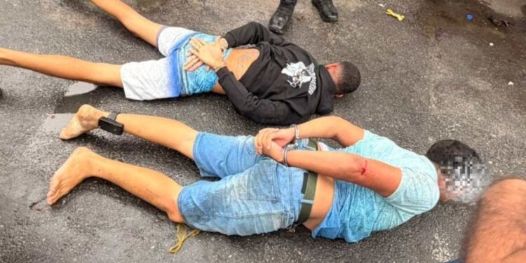 Suspeitos foram presos pela Polícia