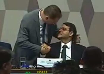 Deputado Sóstenes Cavalcante é visto com o indicado ao STF Jorge Messias