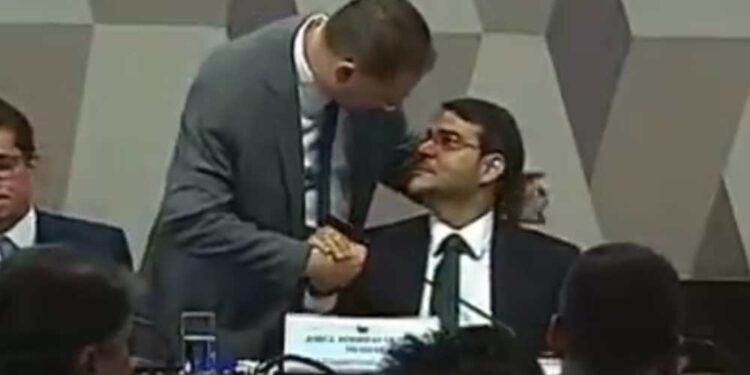 Deputado Sóstenes Cavalcante é visto com o indicado ao STF Jorge Messias