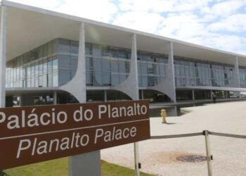 Lula deve antecipar escolha de novo ministro do STF