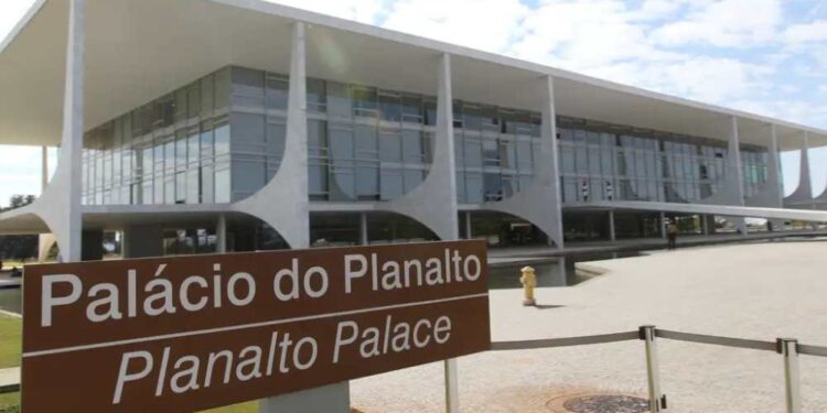 Lula deve antecipar escolha de novo ministro do STF