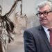 O ministro Marco Buzzi do STJ continua recebendo supersalário