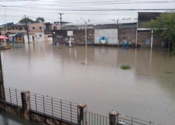 Fortes chuvas causam transtornos em Pernambuco