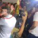 João Campos (PSB) aparece guardando um cordão de ouro durante um evento público