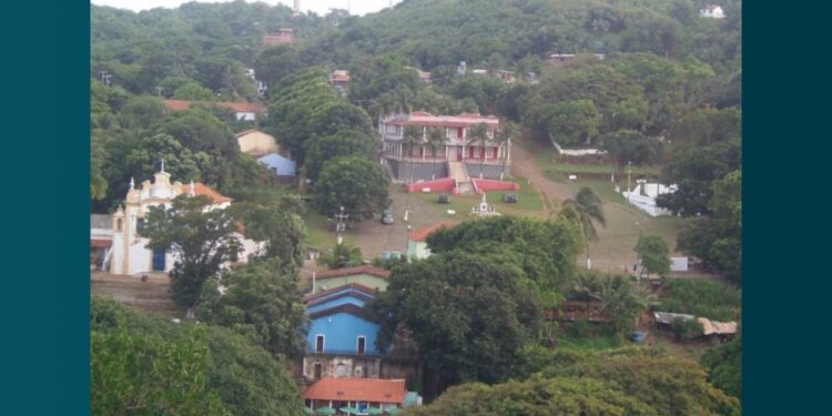 Área de comércio e grande circulação em Fernando de Noronha. Foto Reprodução.