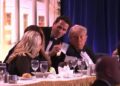 Trump momentos antes de ser retirado de jantar com correspondentes
