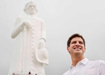 João Campos (PSB) vai à Juazeiro do Norte