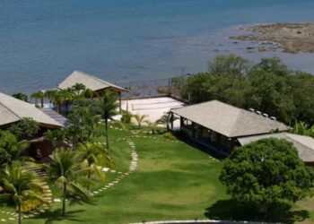 A "Ilha da Paixão" está localizado no litoral norte de Salvador