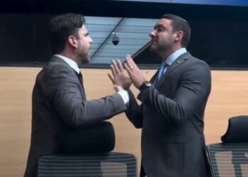 Bate-boca entre Eduardo Moura (Novo) e Romero Albuquerque (PSB) suspense sessão na Câmara do Recife