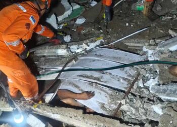 Desabamento de imóvel em Olinda deixa idoso ferido