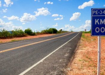 Com 9,5 kms, a PE-348, no Sertão do Pajeú, é uma das 70 rodovias restauradas ou implantadas pelo PE na Estrada