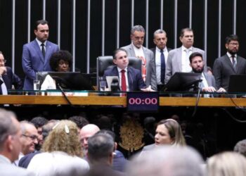 Câmara dos Deputados aprova PEC para o fim da escala 6x1