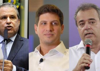 O ex-deputado Tadeu Alencar, João Campos e Danilo Cabral