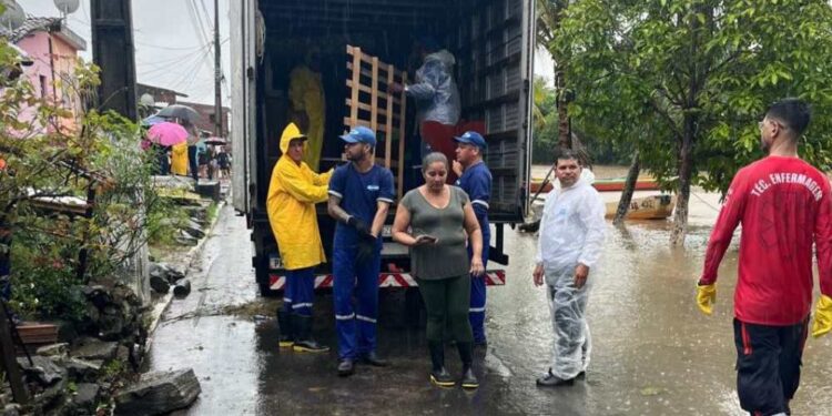 Fortes chuvas deixa milhares desabrigados