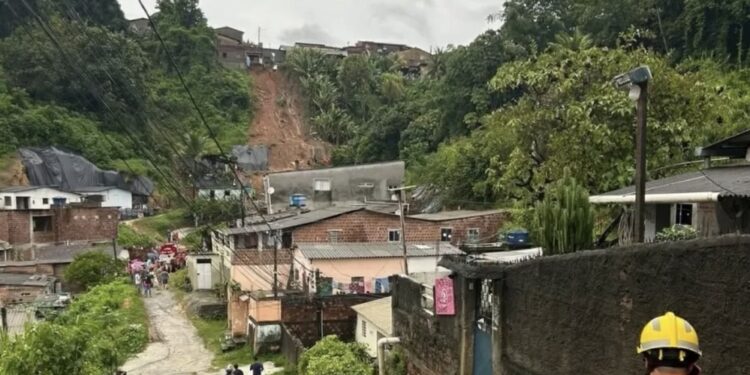 Chuvas em Pernambuco e Paraíba deixam seis mortos