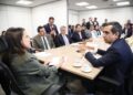 Ao lado de prefeitos, a governadora debateu soluções para a situação