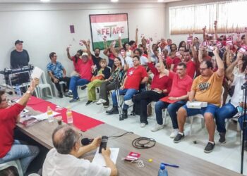 Reunião mobiliza militância para ato contra a escala 6x1 no Recife