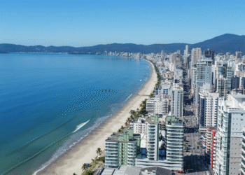 A faixa de areia deve ganhar de 20 a 60 metros de largura, conforme o trecho