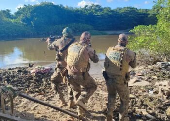PM faz operação em ilha usada pelo tráfico na Iputinga, Zona Oeste do Recife