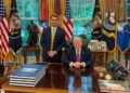 Senador e presidenciável Flávio Bolsonaro foi recebido pelo presidente Donald Trump