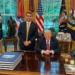 Senador e presidenciável Flávio Bolsonaro foi recebido pelo presidente Donald Trump