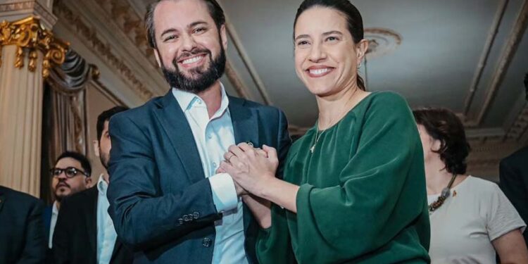 O secretário André Teixeira e a governadora Raquel Lyra (PSD)