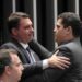 O pré-candidato a presidente do Brasil, Flávio Bolsonaro (PL), e o presidente do Senado, Davi Alcolumbre (União).
