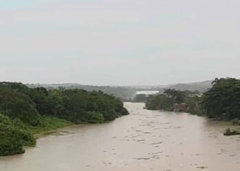 Rio Capibaribe, em São Lourenço da Mata (Reprodução: @tuviuslmpe via Instagram)