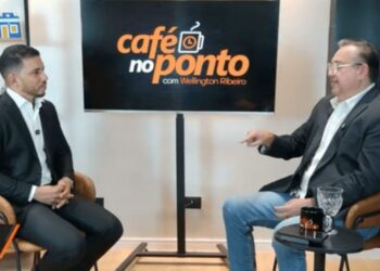 O presidente estadual do Avante, Sebastião Oliveira (à dir.), em entrevista ao Blog Ponto de Vista.