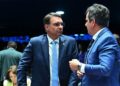 Os senadores Flávio Bolsonaro e Ciro Nogueira