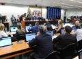 PEC prevê diminuir a maioridade penal de 18 para 16 anos