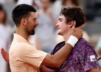 João Fonseca vence Djokovic em Roland Garros