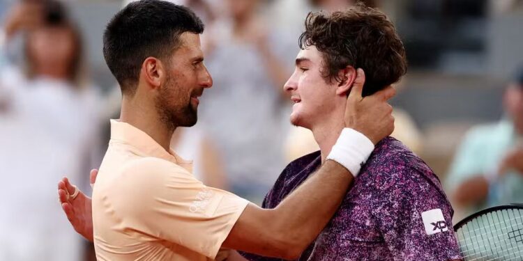 João Fonseca vence Djokovic em Roland Garros