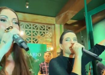 A cantora Solange Almeida e a Governadora Raquel Lyra