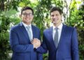 O prefeito Victor Marques e o ex-prefeito João Campos (PSB) (esq. p/ dir.)
