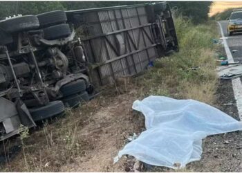 Acidente com ônibus de time de basquete deixa mortos e feridos no Ceará