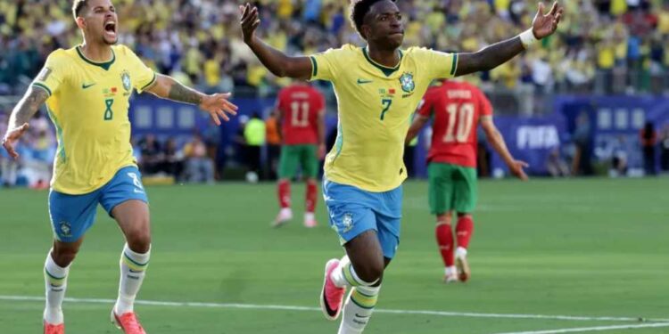 Vinicius Jr. comemora após marcar contra o Marrocos