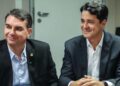 Flávio Bolsonaro e o presidente estadual do PL em Pernambuco