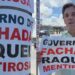 O secretário estadual de Meio Ambiente Daniel Coelho exibe o polêmico cartaz