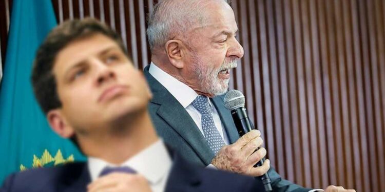 Senador ver incertezas de apoio de Lula a Campos
