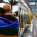 Durante o ataque, nenhum passageiro interveio para ajudar o casal