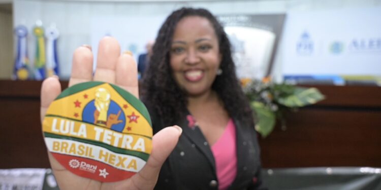 Alice Gabino foi além da reparação racial e enviou recado ao cenário político de Pernambuco - Crédito: Portal Aurora PE